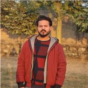 Knowledgeable mentor guiding learners, tailored for all levels